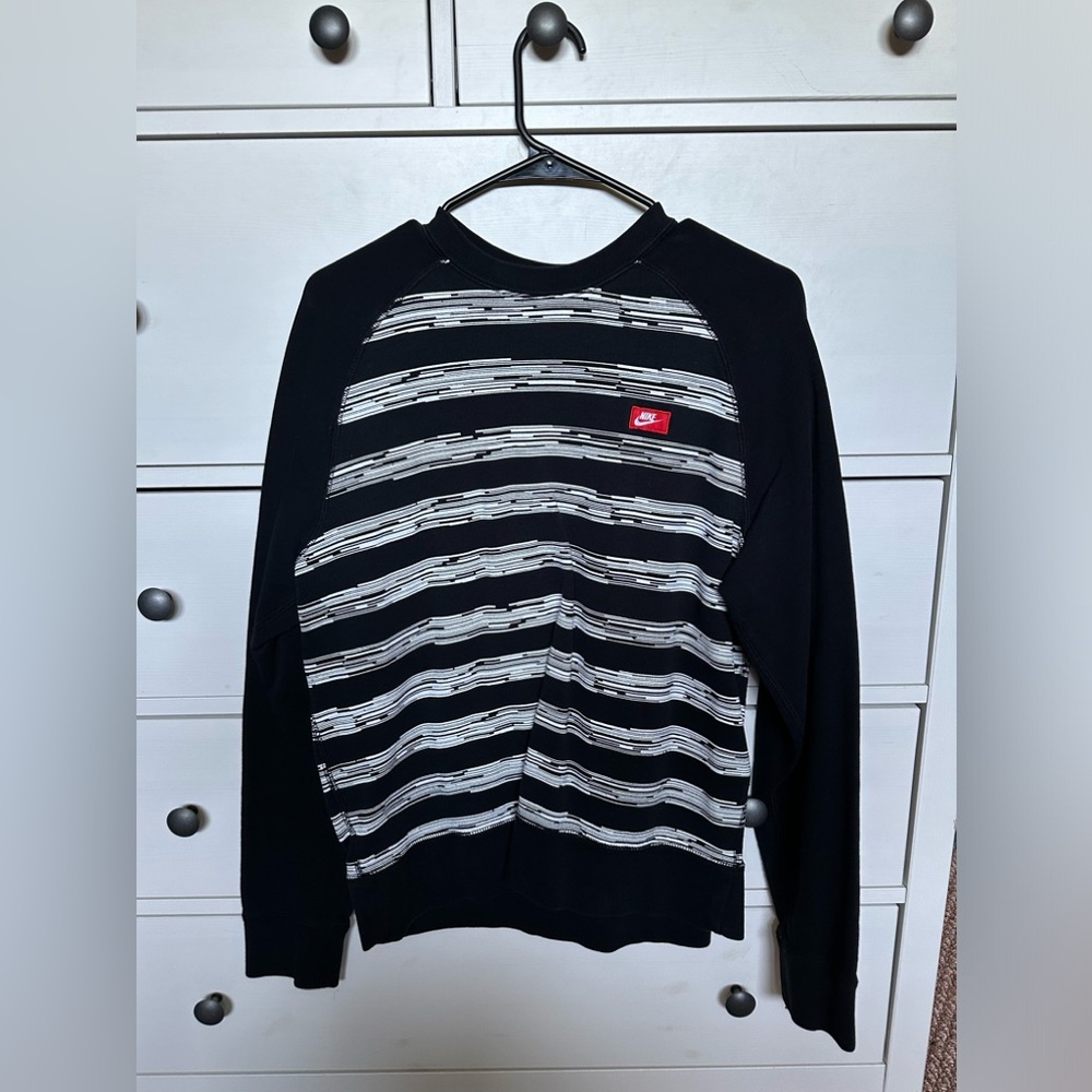 Nike crewneck